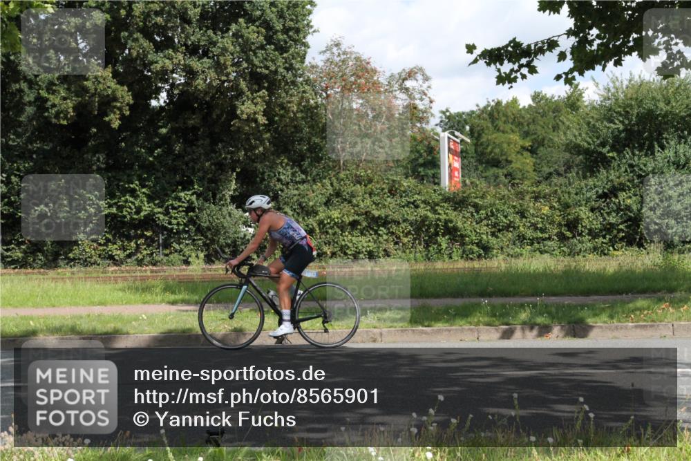 10.08.2025 - GEWOBA Citytriathlon Bremen Yannick Fuchs http://msf.ph/oto/8565901 10.08.2025 12:11:59 Radfahren 576, 667, 699, 702, 752, 799, 816, 907, 1003 meine-sportfotos.de