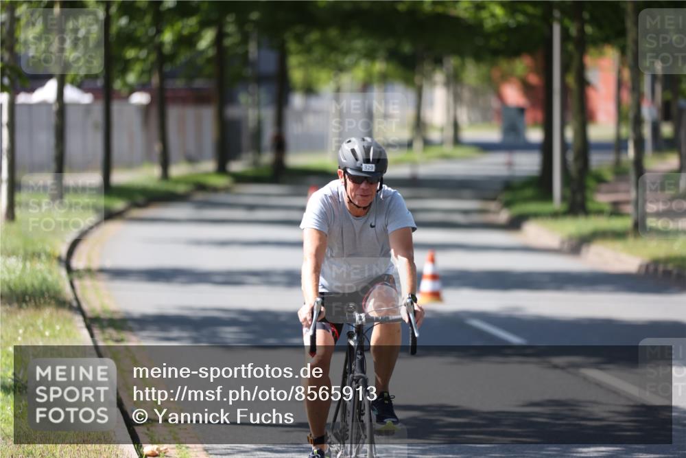10.08.2025 - GEWOBA Citytriathlon Bremen Yannick Fuchs http://msf.ph/oto/8565913 10.08.2025 14:52:38 Radfahren 329, 347, 439, 459, 469 meine-sportfotos.de