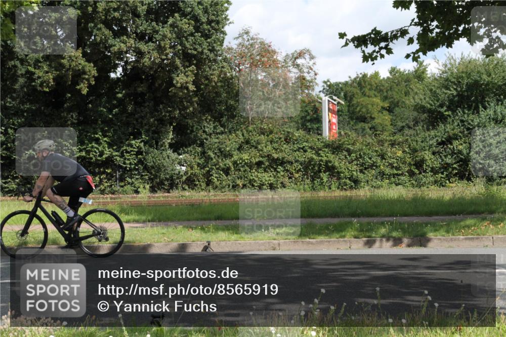 10.08.2025 - GEWOBA Citytriathlon Bremen Yannick Fuchs http://msf.ph/oto/8565919 10.08.2025 12:12:06 Radfahren 576, 605, 667, 699, 702, 751, 799, 816, 907, 1003 meine-sportfotos.de