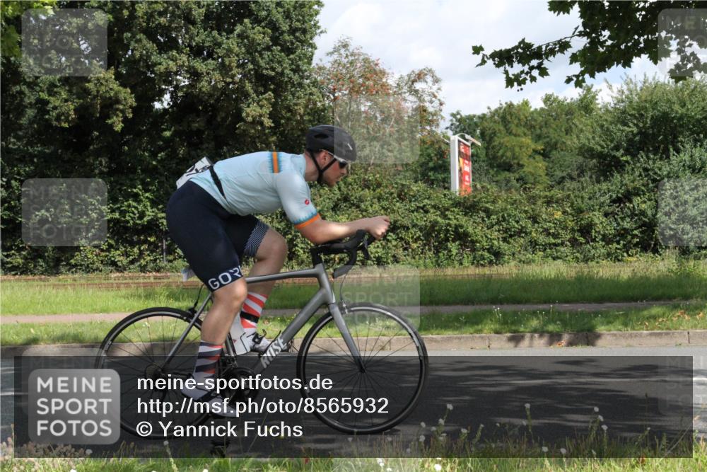 10.08.2025 - GEWOBA Citytriathlon Bremen Yannick Fuchs http://msf.ph/oto/8565932 10.08.2025 12:12:13 Radfahren 576, 605, 667, 751, 799, 816, 907, 932, 1003 meine-sportfotos.de