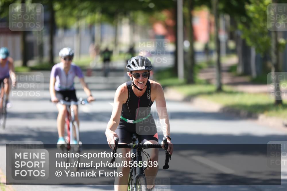 10.08.2025 - GEWOBA Citytriathlon Bremen Yannick Fuchs http://msf.ph/oto/8565939 10.08.2025 14:53:01 Radfahren 376, 378, 385, 463, 510 meine-sportfotos.de