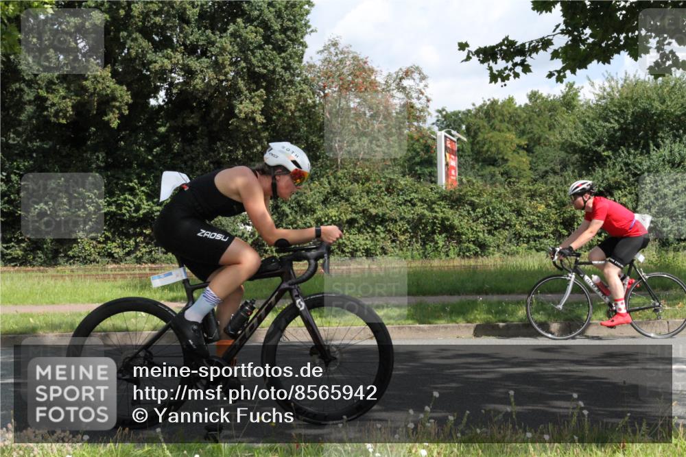 10.08.2025 - GEWOBA Citytriathlon Bremen Yannick Fuchs http://msf.ph/oto/8565942 10.08.2025 12:12:25 Radfahren 605, 751, 769, 875, 932, 1012 meine-sportfotos.de
