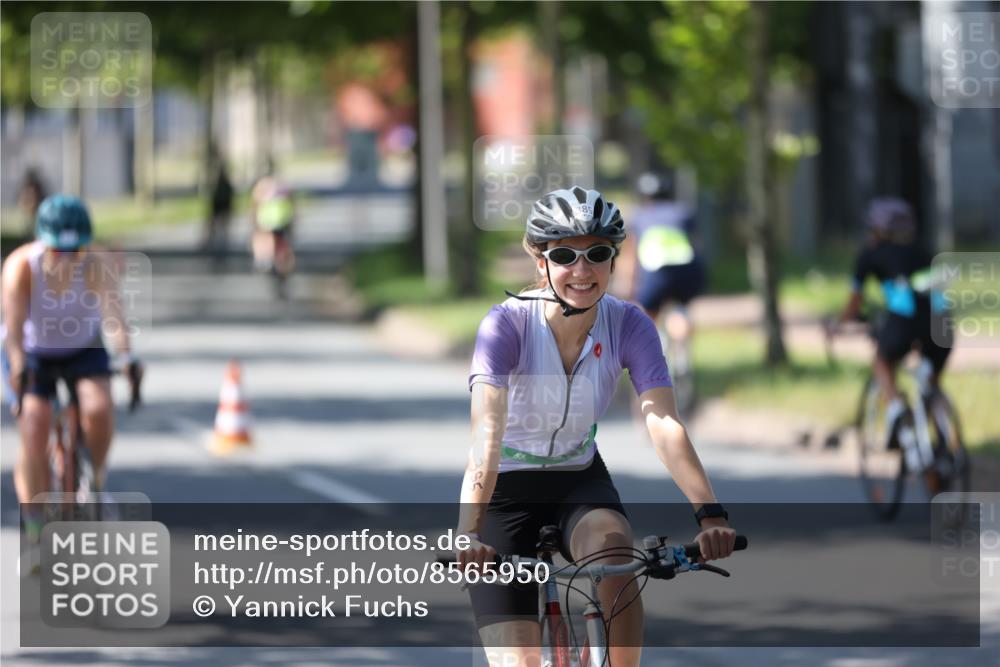 10.08.2025 - GEWOBA Citytriathlon Bremen Yannick Fuchs http://msf.ph/oto/8565950 10.08.2025 14:53:02 Radfahren 376, 378, 385, 463, 510 meine-sportfotos.de
