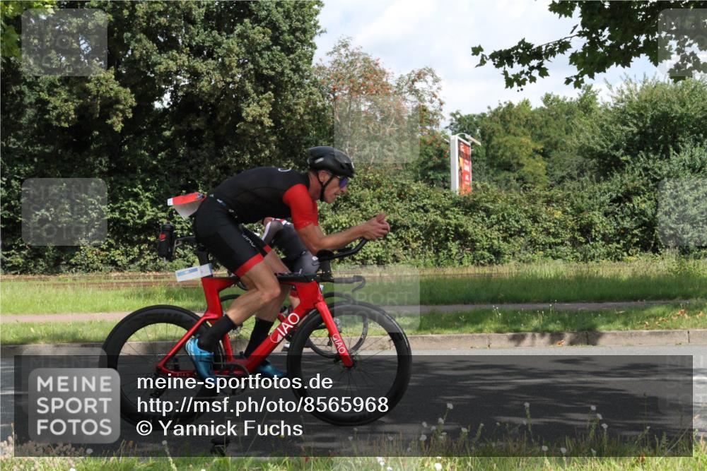 10.08.2025 - GEWOBA Citytriathlon Bremen Yannick Fuchs http://msf.ph/oto/8565968 10.08.2025 12:12:43 Radfahren 640, 692, 769, 771, 851, 884, 885, 1012 meine-sportfotos.de