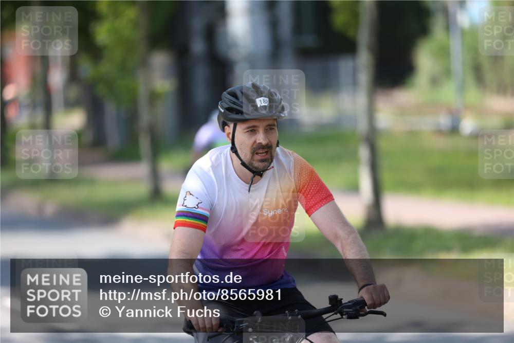 10.08.2025 - GEWOBA Citytriathlon Bremen Yannick Fuchs http://msf.ph/oto/8565981 10.08.2025 14:53:29 Radfahren 188, 419, 501 meine-sportfotos.de