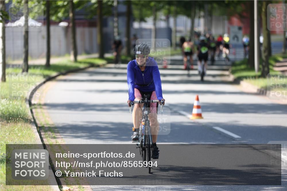 10.08.2025 - GEWOBA Citytriathlon Bremen Yannick Fuchs http://msf.ph/oto/8565994 10.08.2025 14:53:45 Radfahren 291, 300, 419, 438, 501 meine-sportfotos.de