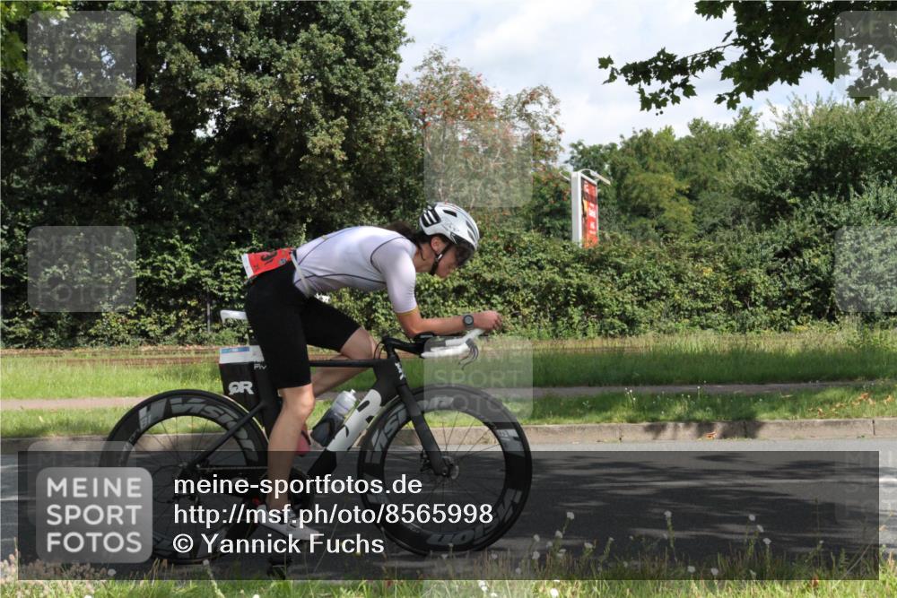 10.08.2025 - GEWOBA Citytriathlon Bremen Yannick Fuchs http://msf.ph/oto/8565998 10.08.2025 12:12:59 Radfahren 640, 675, 745, 767, 771, 884, 885, 960 meine-sportfotos.de