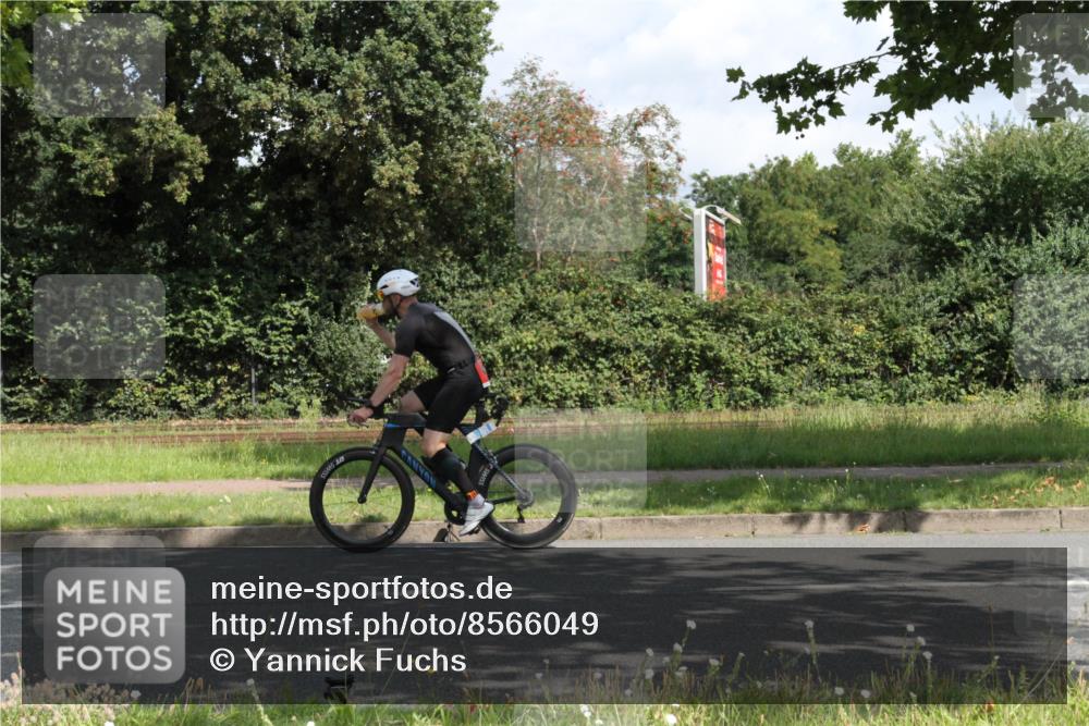 10.08.2025 - GEWOBA Citytriathlon Bremen Yannick Fuchs http://msf.ph/oto/8566049 10.08.2025 12:13:28 Radfahren 552, 612, 649, 664, 760, 770, 774, 916, 1026 meine-sportfotos.de
