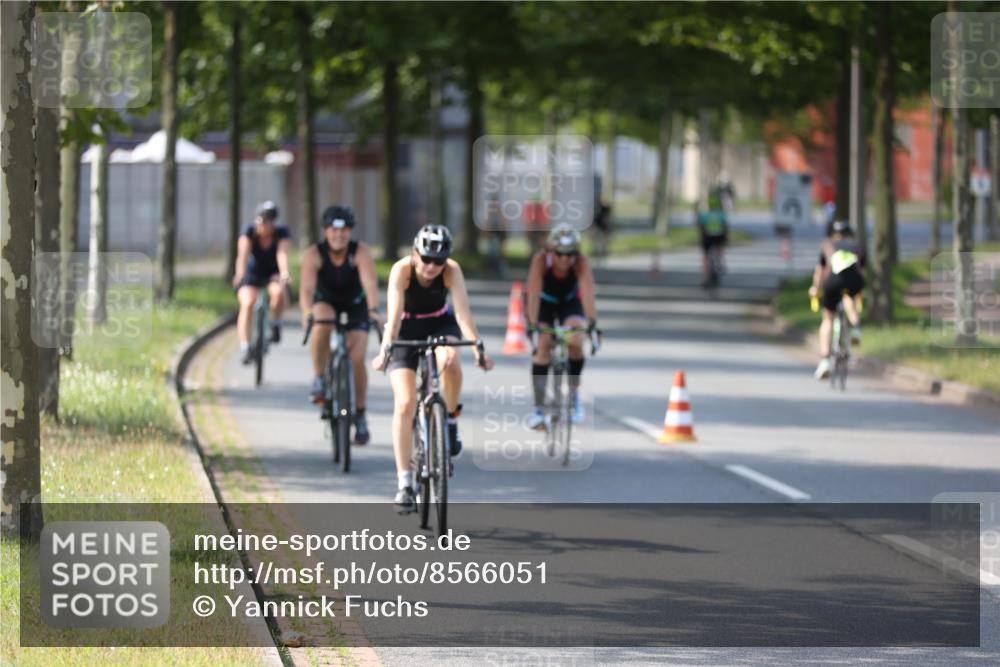 10.08.2025 - GEWOBA Citytriathlon Bremen Yannick Fuchs http://msf.ph/oto/8566051 10.08.2025 14:54:06 Radfahren 345, 362, 433, 434, 454, 473, 485, 508, 519 meine-sportfotos.de