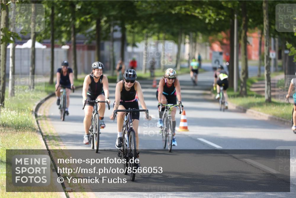 10.08.2025 - GEWOBA Citytriathlon Bremen Yannick Fuchs http://msf.ph/oto/8566053 10.08.2025 14:54:07 Radfahren 324, 345, 362, 433, 434, 454, 473, 475, 485, 508, 519 meine-sportfotos.de