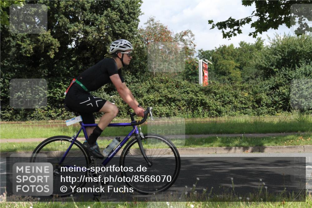 10.08.2025 - GEWOBA Citytriathlon Bremen Yannick Fuchs http://msf.ph/oto/8566070 10.08.2025 12:13:36 Radfahren 552, 612, 621, 649, 664, 770, 774, 776, 823, 916, 1017 meine-sportfotos.de