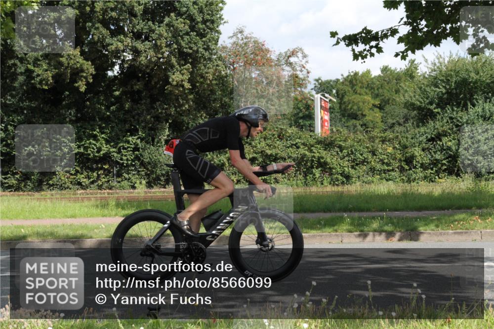10.08.2025 - GEWOBA Citytriathlon Bremen Yannick Fuchs http://msf.ph/oto/8566099 10.08.2025 12:13:48 Radfahren 552, 568, 590, 612, 621, 664, 733, 770, 776, 823, 863, 916, 951, 1017 meine-sportfotos.de