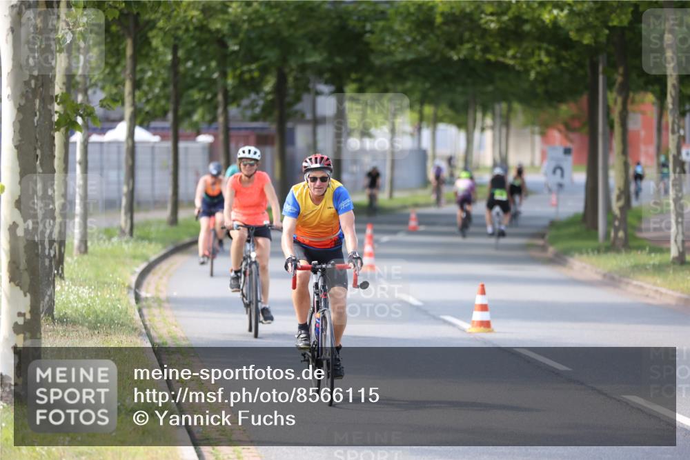 10.08.2025 - GEWOBA Citytriathlon Bremen Yannick Fuchs http://msf.ph/oto/8566115 10.08.2025 14:54:21 Radfahren 206, 316, 324, 362, 387, 393, 433, 454, 475, 489, 508, 514 meine-sportfotos.de