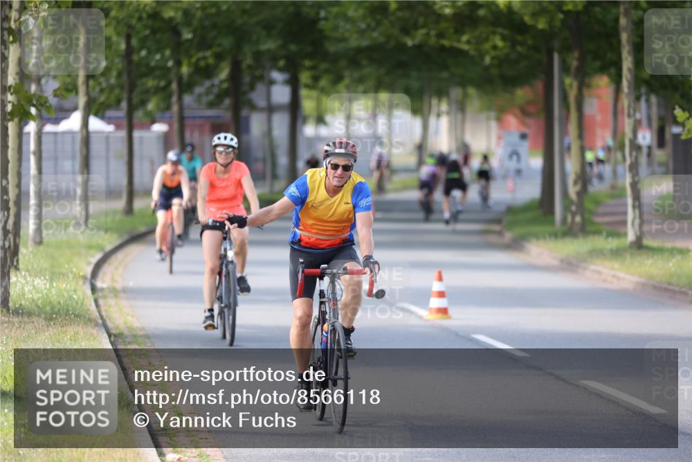 10.08.2025 - GEWOBA Citytriathlon Bremen Yannick Fuchs http://msf.ph/oto/8566118 10.08.2025 14:54:22 Radfahren 206, 316, 324, 362, 387, 393, 433, 454, 475, 489, 507, 508, 514 meine-sportfotos.de