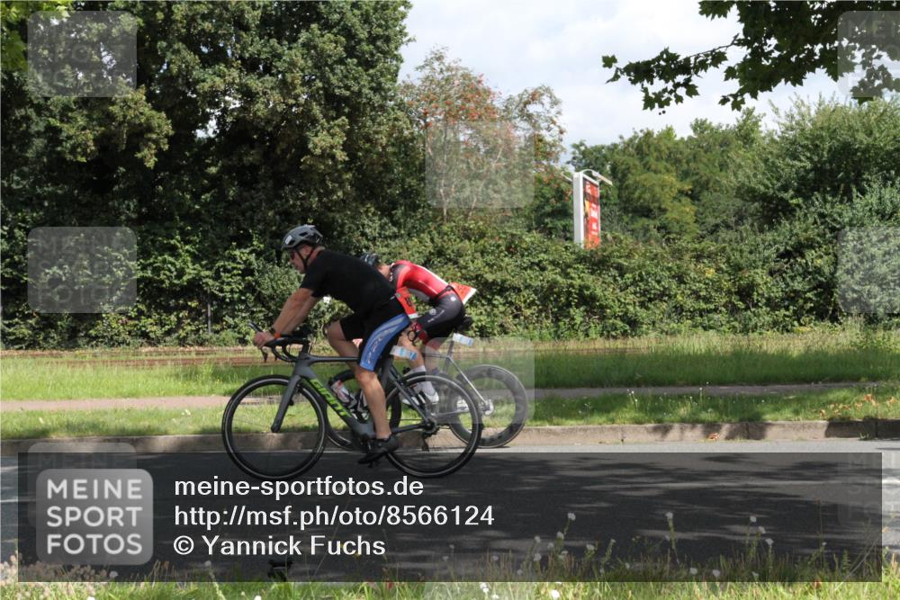 10.08.2025 - GEWOBA Citytriathlon Bremen Yannick Fuchs http://msf.ph/oto/8566124 10.08.2025 12:14:02 Radfahren 568, 587, 590, 615, 616, 689, 733, 788, 863, 873, 950, 951, 1030 meine-sportfotos.de