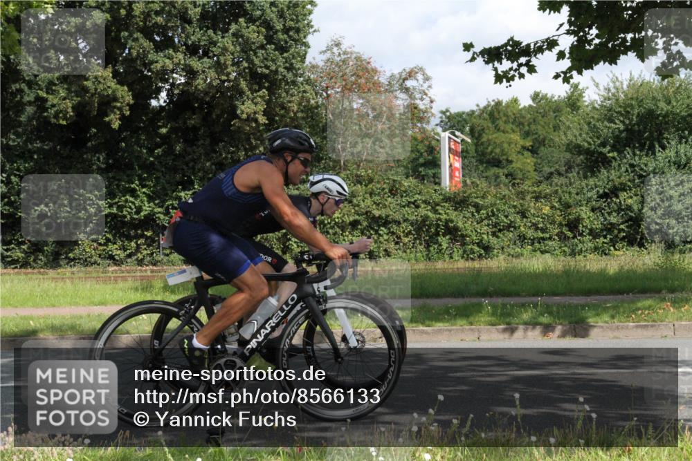 10.08.2025 - GEWOBA Citytriathlon Bremen Yannick Fuchs http://msf.ph/oto/8566133 10.08.2025 12:14:05 Radfahren 587, 590, 615, 616, 630, 689, 733, 788, 863, 873, 950, 951, 1030 meine-sportfotos.de