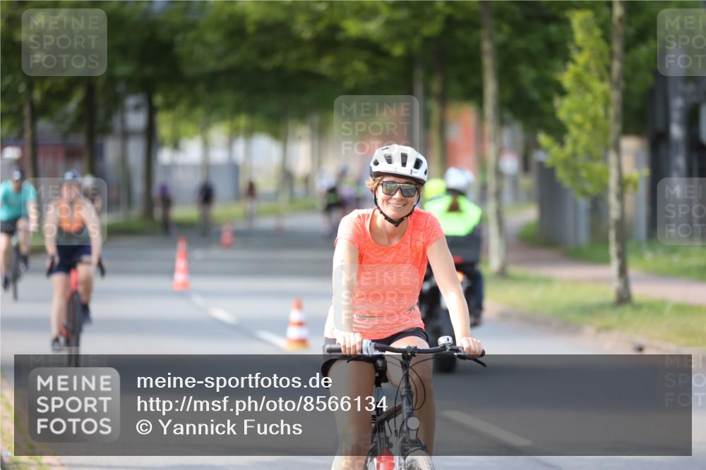 10.08.2025 - GEWOBA Citytriathlon Bremen Yannick Fuchs http://msf.ph/oto/8566134 10.08.2025 14:54:24 Radfahren 206, 316, 324, 362, 387, 393, 433, 454, 475, 489, 507, 508, 514 meine-sportfotos.de