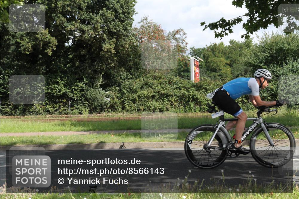 10.08.2025 - GEWOBA Citytriathlon Bremen Yannick Fuchs http://msf.ph/oto/8566143 10.08.2025 12:14:09 Radfahren 587, 590, 615, 616, 630, 689, 788, 793, 801, 873, 950, 951, 1030 meine-sportfotos.de