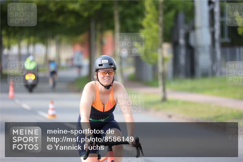 10.08.2025 - GEWOBA Citytriathlon Bremen Yannick Fuchs http://msf.ph/oto/8566149 10.08.2025 14:54:27 Radfahren 194, 206, 316, 324, 370, 387, 393, 440, 454, 475, 489, 507, 514, 518 meine-sportfotos.de
