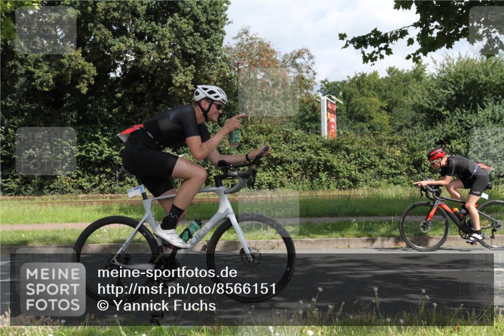 10.08.2025 - GEWOBA Citytriathlon Bremen Yannick Fuchs http://msf.ph/oto/8566151 10.08.2025 12:14:15 Radfahren 587, 615, 616, 630, 655, 689, 708, 788, 793, 801, 873, 888, 1030 meine-sportfotos.de