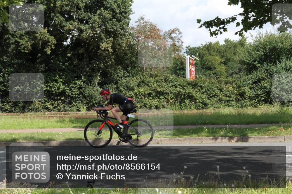 10.08.2025 - GEWOBA Citytriathlon Bremen Yannick Fuchs http://msf.ph/oto/8566154 10.08.2025 12:14:15 Radfahren 587, 615, 616, 630, 655, 689, 708, 788, 793, 801, 873, 888, 1030 meine-sportfotos.de