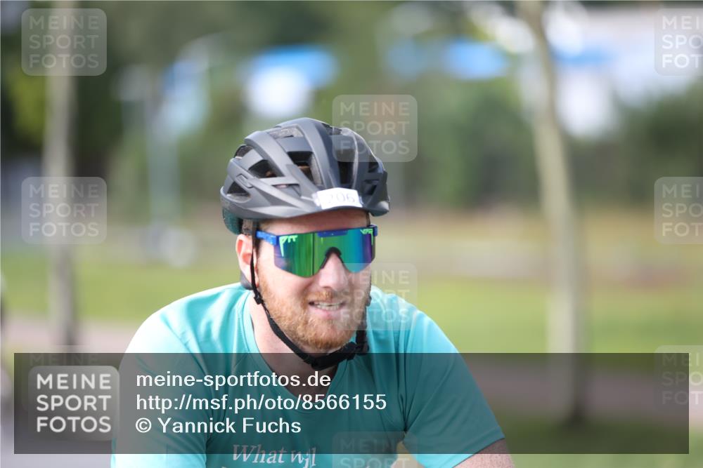 10.08.2025 - GEWOBA Citytriathlon Bremen Yannick Fuchs http://msf.ph/oto/8566155 10.08.2025 14:54:30 Radfahren 194, 206, 316, 324, 355, 370, 387, 393, 440, 454, 475, 489, 507, 514, 518 meine-sportfotos.de