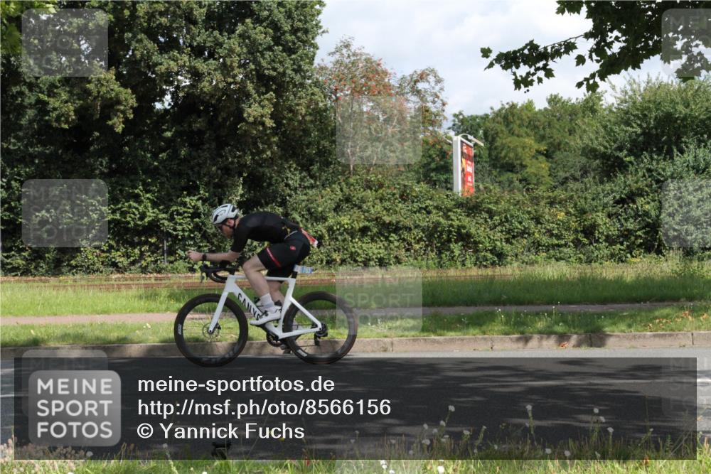 10.08.2025 - GEWOBA Citytriathlon Bremen Yannick Fuchs http://msf.ph/oto/8566156 10.08.2025 12:14:18 Radfahren 587, 615, 616, 630, 655, 681, 689, 708, 735, 788, 793, 801, 888, 1030 meine-sportfotos.de