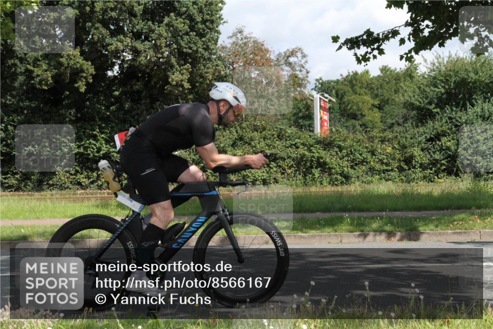 10.08.2025 - GEWOBA Citytriathlon Bremen Yannick Fuchs http://msf.ph/oto/8566167 10.08.2025 12:14:21 Radfahren 587, 615, 616, 630, 655, 681, 708, 735, 738, 788, 793, 801, 888, 1030 meine-sportfotos.de