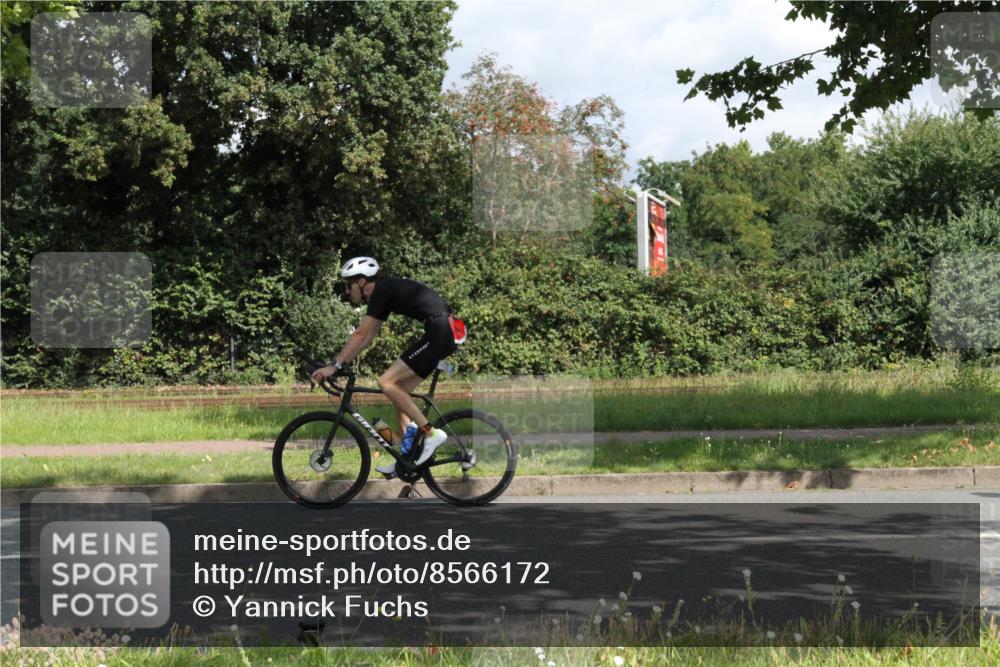 10.08.2025 - GEWOBA Citytriathlon Bremen Yannick Fuchs http://msf.ph/oto/8566172 10.08.2025 12:14:25 Radfahren 616, 630, 655, 681, 708, 735, 738, 788, 793, 801, 806, 888, 1030 meine-sportfotos.de