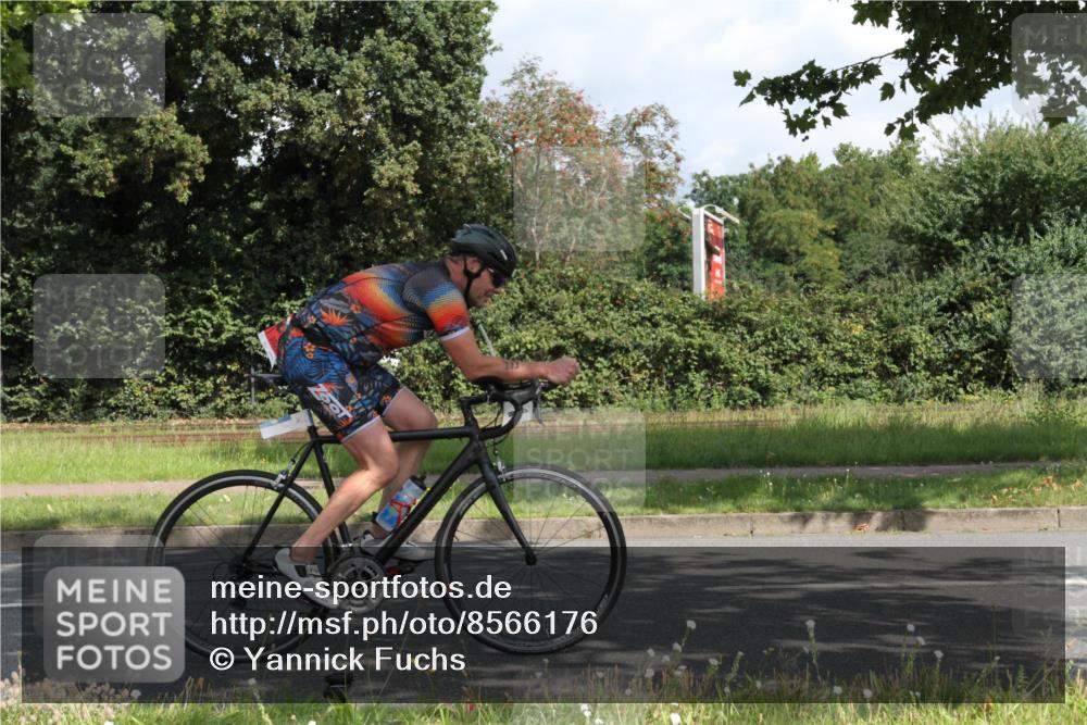 10.08.2025 - GEWOBA Citytriathlon Bremen Yannick Fuchs http://msf.ph/oto/8566176 10.08.2025 12:14:27 Radfahren 616, 630, 655, 681, 708, 735, 738, 793, 801, 806, 838, 888 meine-sportfotos.de