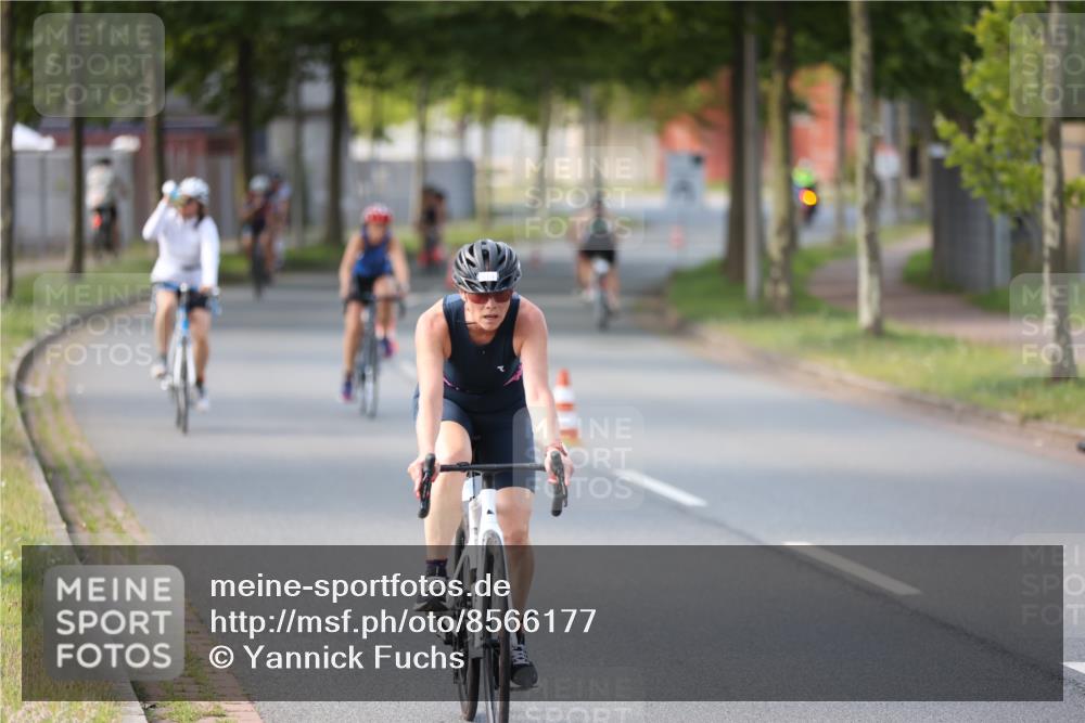 10.08.2025 - GEWOBA Citytriathlon Bremen Yannick Fuchs http://msf.ph/oto/8566177 10.08.2025 14:54:35 Radfahren 194, 316, 355, 370, 387, 393, 440, 489, 507, 514, 518 meine-sportfotos.de