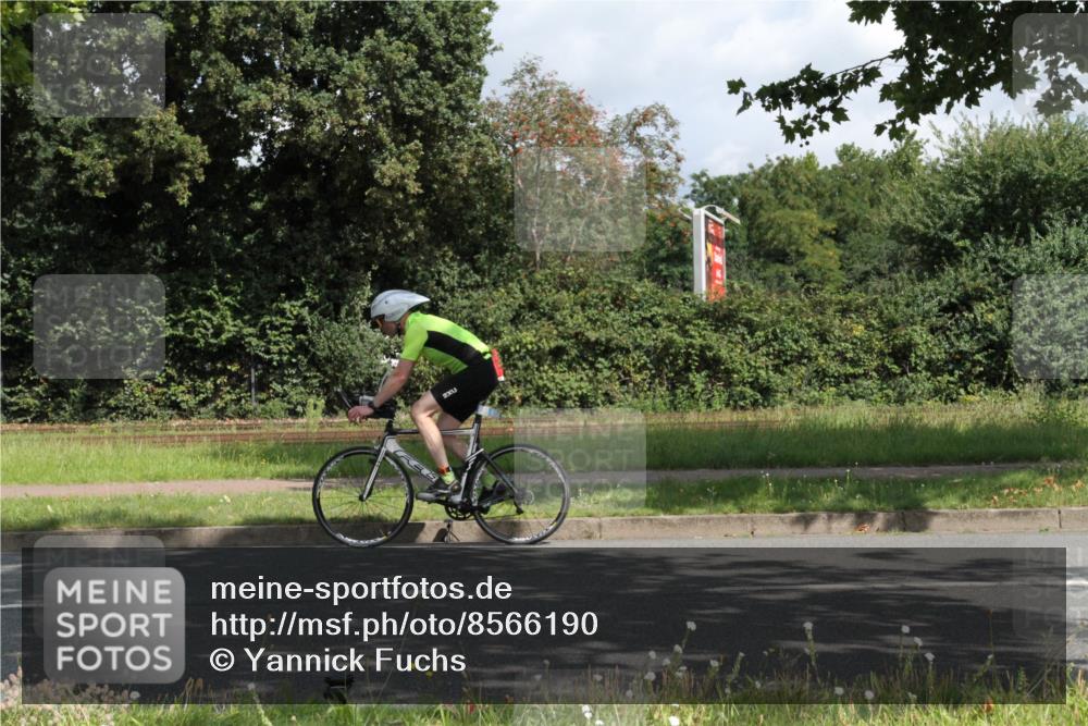 10.08.2025 - GEWOBA Citytriathlon Bremen Yannick Fuchs http://msf.ph/oto/8566190 10.08.2025 12:14:32 Radfahren 632, 655, 681, 708, 735, 738, 801, 806, 838, 888 meine-sportfotos.de
