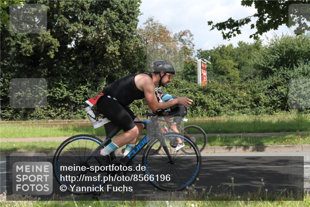 10.08.2025 - GEWOBA Citytriathlon Bremen Yannick Fuchs http://msf.ph/oto/8566196 10.08.2025 12:14:37 Radfahren 632, 681, 708, 735, 736, 738, 806, 838, 888 meine-sportfotos.de