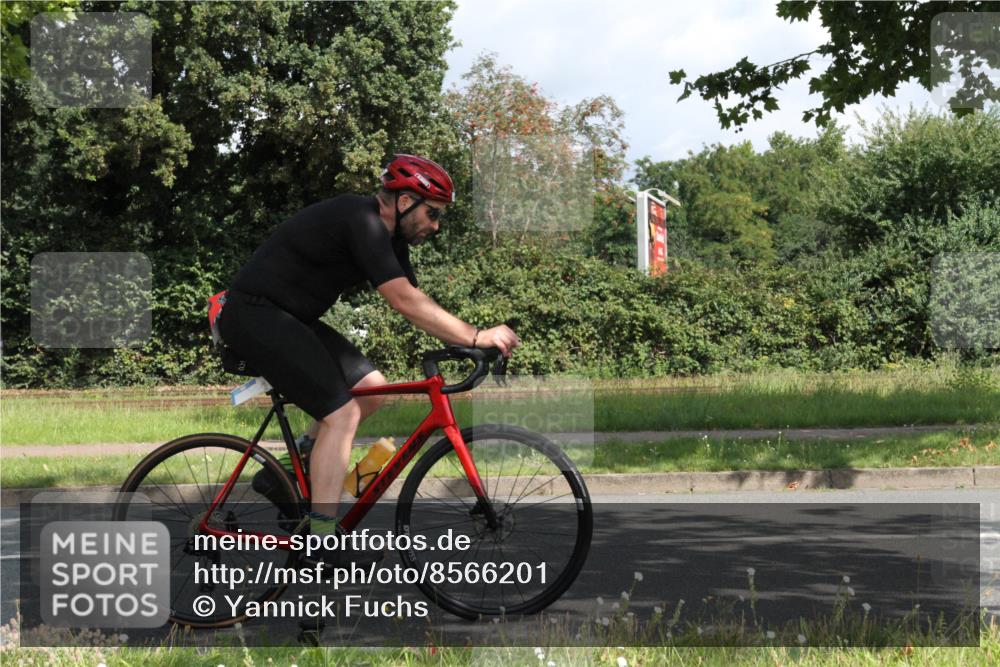 10.08.2025 - GEWOBA Citytriathlon Bremen Yannick Fuchs http://msf.ph/oto/8566201 10.08.2025 12:14:39 Radfahren 632, 635, 681, 708, 735, 736, 738, 806, 838 meine-sportfotos.de