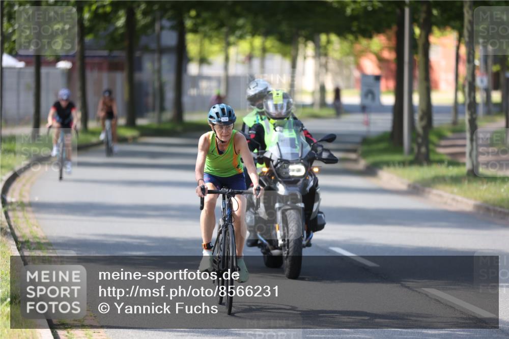 10.08.2025 - GEWOBA Citytriathlon Bremen Yannick Fuchs http://msf.ph/oto/8566231 10.08.2025 14:55:09 Radfahren 284, 335, 357, 375, 424, 430, 443, 450, 451, 511, 524 meine-sportfotos.de