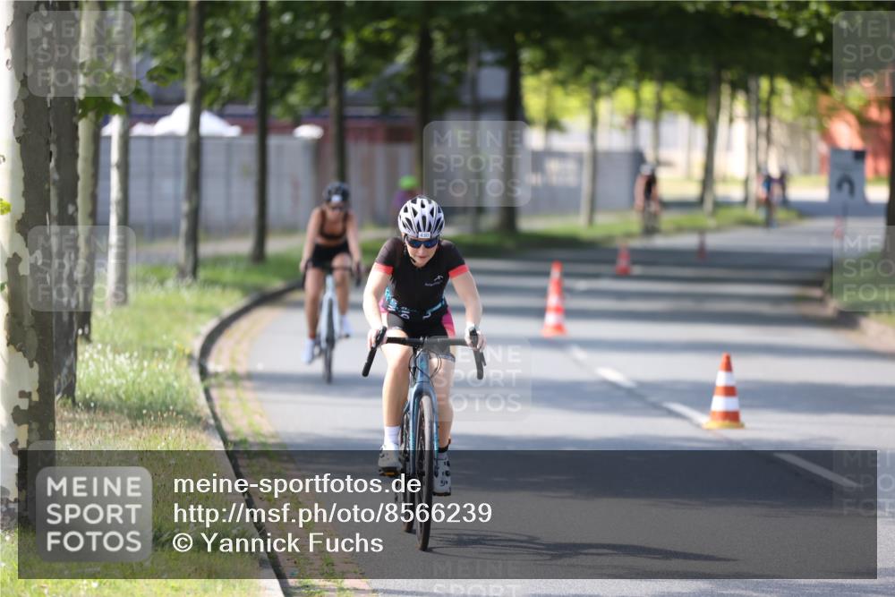 10.08.2025 - GEWOBA Citytriathlon Bremen Yannick Fuchs http://msf.ph/oto/8566239 10.08.2025 14:55:12 Radfahren 284, 357, 375, 424, 430, 443, 450, 451, 511, 524 meine-sportfotos.de