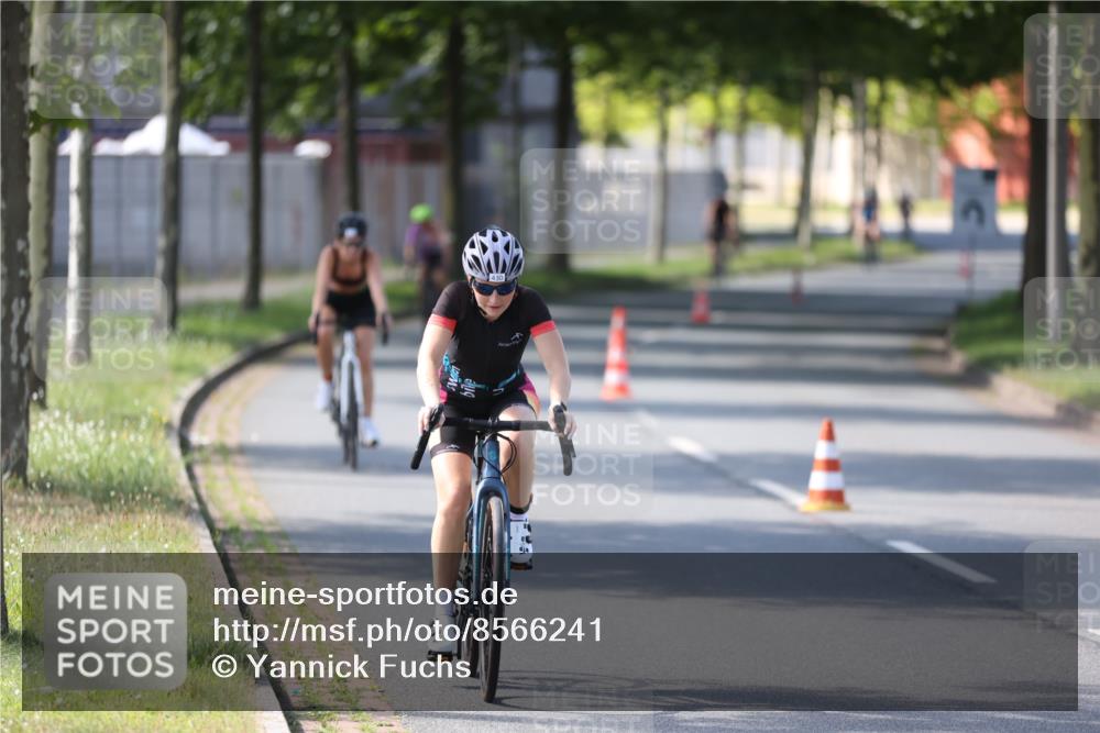 10.08.2025 - GEWOBA Citytriathlon Bremen Yannick Fuchs http://msf.ph/oto/8566241 10.08.2025 14:55:12 Radfahren 284, 357, 375, 424, 430, 443, 450, 451, 511, 524 meine-sportfotos.de
