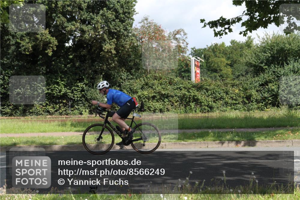 10.08.2025 - GEWOBA Citytriathlon Bremen Yannick Fuchs http://msf.ph/oto/8566249 10.08.2025 12:15:01 Radfahren 551, 564, 627, 635, 657, 753, 826, 852, 857, 895, 897, 959, 1011, 1020 meine-sportfotos.de