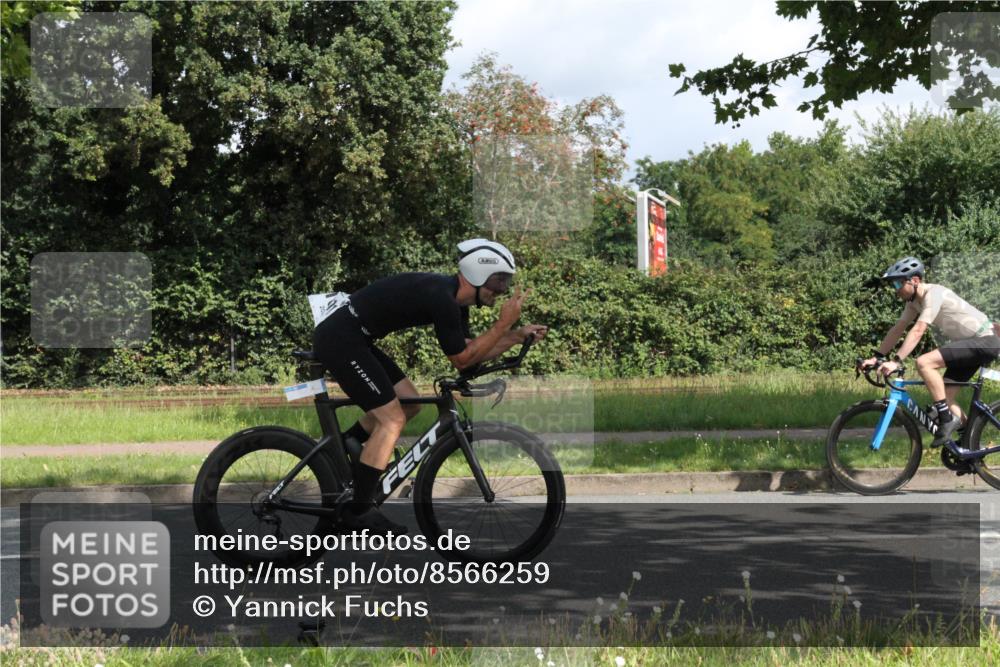 10.08.2025 - GEWOBA Citytriathlon Bremen Yannick Fuchs http://msf.ph/oto/8566259 10.08.2025 12:15:07 Radfahren 551, 564, 627, 753, 826, 852, 857, 876, 897, 947, 959, 1011, 1020 meine-sportfotos.de