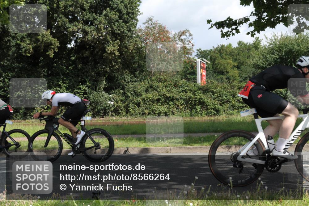 10.08.2025 - GEWOBA Citytriathlon Bremen Yannick Fuchs http://msf.ph/oto/8566264 10.08.2025 12:15:07 Radfahren 551, 564, 627, 753, 826, 852, 857, 876, 897, 947, 959, 1011, 1020 meine-sportfotos.de