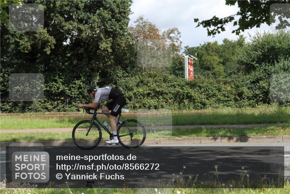 10.08.2025 - GEWOBA Citytriathlon Bremen Yannick Fuchs http://msf.ph/oto/8566272 10.08.2025 12:15:09 Radfahren 551, 564, 591, 627, 753, 826, 852, 876, 947, 959, 1011, 1020 meine-sportfotos.de