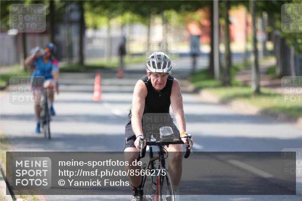 10.08.2025 - GEWOBA Citytriathlon Bremen Yannick Fuchs http://msf.ph/oto/8566275 10.08.2025 14:55:25 Radfahren 284, 443, 465, 511, 530 meine-sportfotos.de