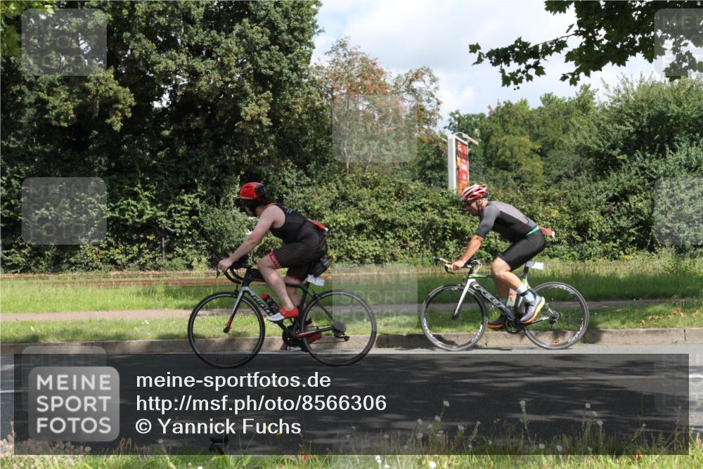 10.08.2025 - GEWOBA Citytriathlon Bremen Yannick Fuchs http://msf.ph/oto/8566306 10.08.2025 12:15:42 Radfahren 626, 641, 682, 715, 834, 836, 839, 840, 858, 859, 1016 meine-sportfotos.de