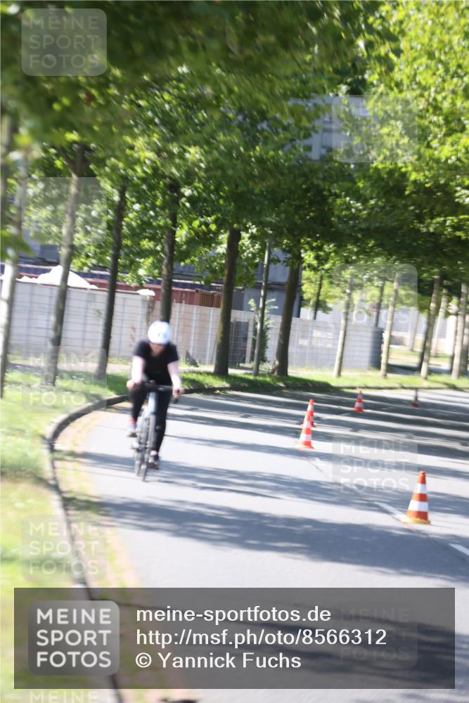 10.08.2025 - GEWOBA Citytriathlon Bremen Yannick Fuchs http://msf.ph/oto/8566312 10.08.2025 14:55:43 Radfahren 149, 364, 530 meine-sportfotos.de