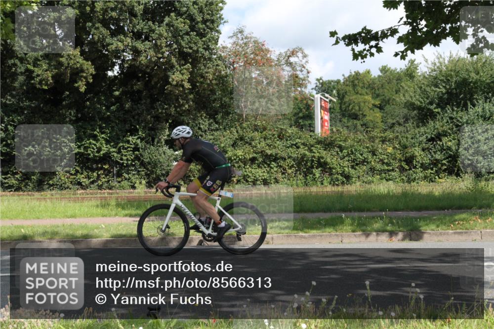 10.08.2025 - GEWOBA Citytriathlon Bremen Yannick Fuchs http://msf.ph/oto/8566313 10.08.2025 12:15:43 Radfahren 600, 626, 641, 682, 715, 834, 836, 839, 840, 859, 1016 meine-sportfotos.de