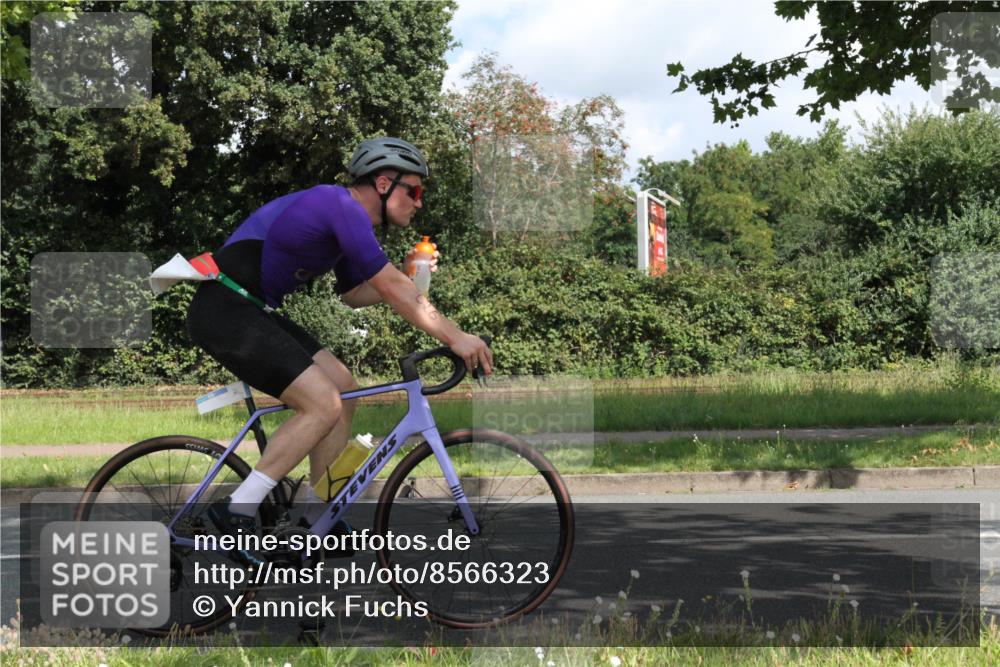 10.08.2025 - GEWOBA Citytriathlon Bremen Yannick Fuchs http://msf.ph/oto/8566323 10.08.2025 12:15:48 Radfahren 600, 626, 641, 682, 686, 707, 715, 824, 836, 839, 840, 859, 891, 1016, 1022 meine-sportfotos.de