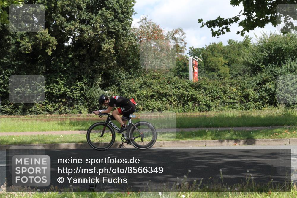 10.08.2025 - GEWOBA Citytriathlon Bremen Yannick Fuchs http://msf.ph/oto/8566349 10.08.2025 12:15:54 Radfahren 600, 626, 654, 682, 686, 707, 715, 824, 836, 839, 840, 859, 891, 1016, 1022 meine-sportfotos.de