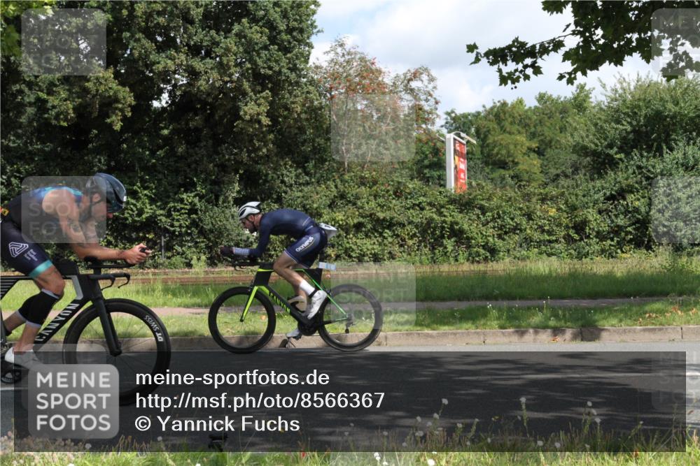 10.08.2025 - GEWOBA Citytriathlon Bremen Yannick Fuchs http://msf.ph/oto/8566367 10.08.2025 12:16:02 Radfahren 600, 654, 682, 686, 707, 715, 824, 836, 840, 859, 891, 1016, 1022 meine-sportfotos.de