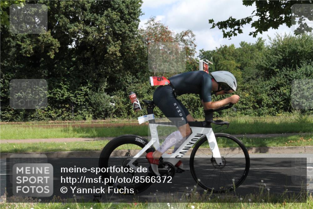 10.08.2025 - GEWOBA Citytriathlon Bremen Yannick Fuchs http://msf.ph/oto/8566372 10.08.2025 12:16:09 Radfahren 654, 686, 707, 824, 891, 1022 meine-sportfotos.de