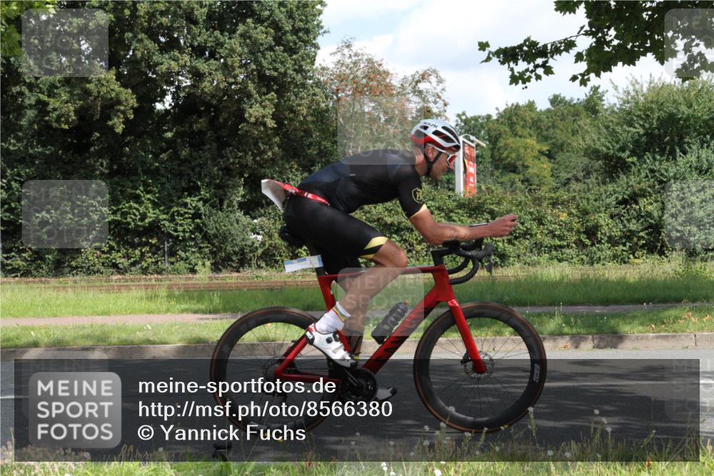 10.08.2025 - GEWOBA Citytriathlon Bremen Yannick Fuchs http://msf.ph/oto/8566380 10.08.2025 12:16:22 Radfahren 768, 820 meine-sportfotos.de